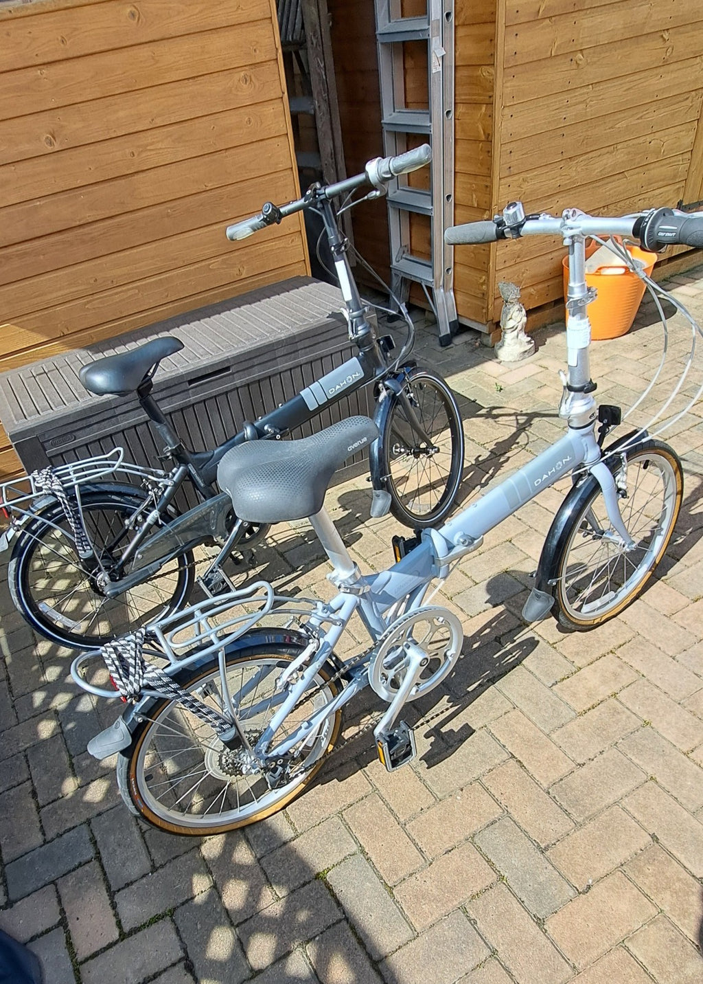 2 Dahon Vitesse folding bikes