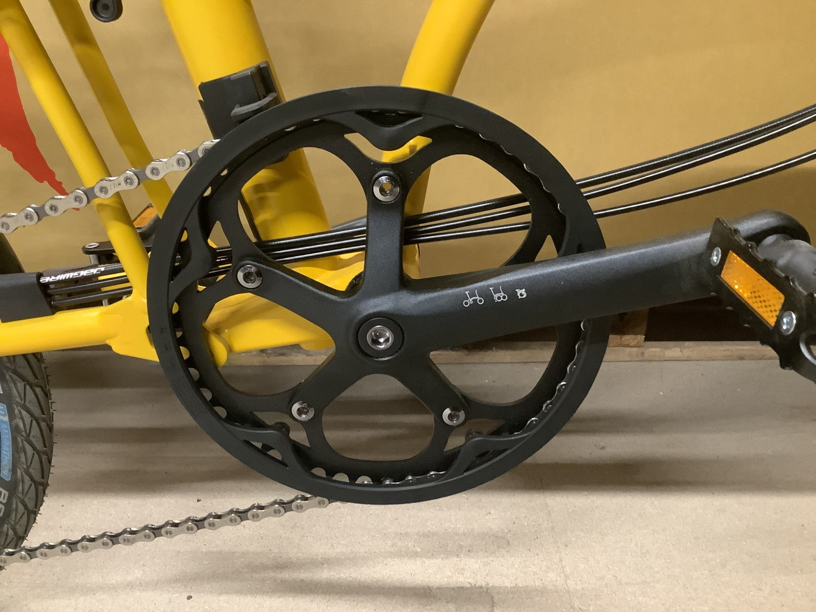 Brompton C Line 12 Speed Mid Bar Folding Bike 2025 12 Speed Bumblebee Yellow