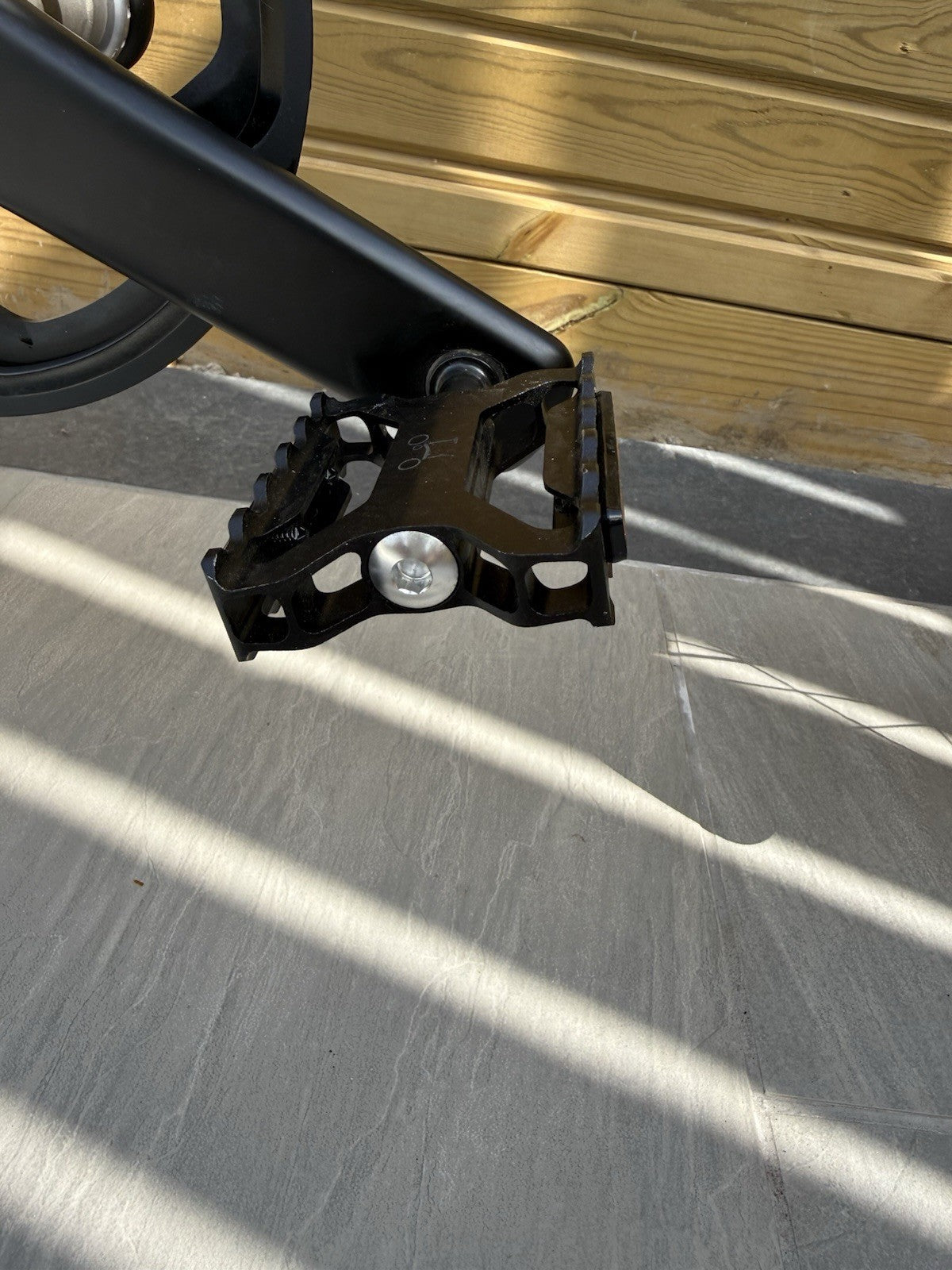 Bromton T LINE 12 SPEED MY24/MID, used 20-30 times, light scratch on mudguard.