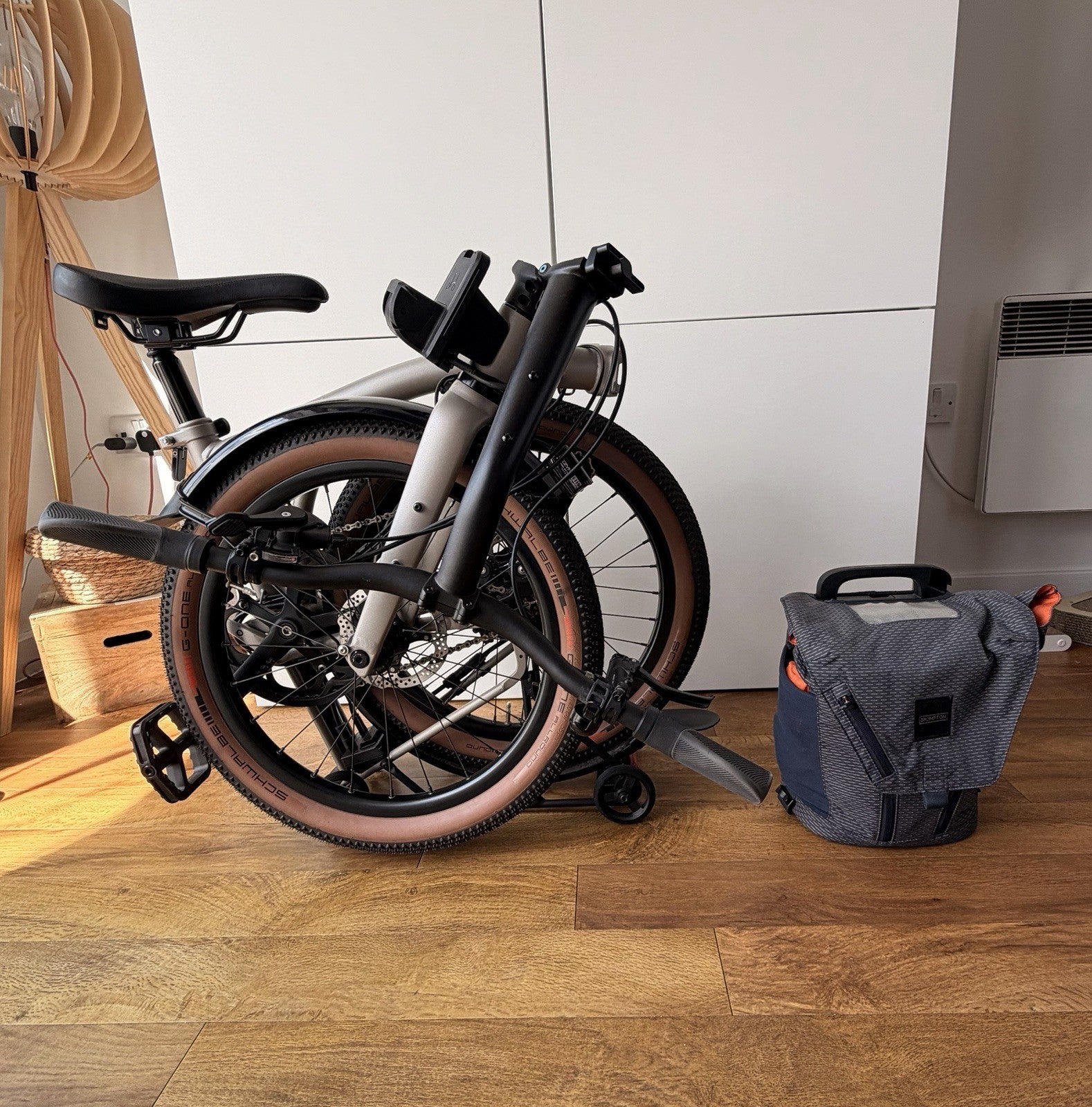 Brompton elctrc G Line, trail dust white, 4 speed, Medium, pristine condition