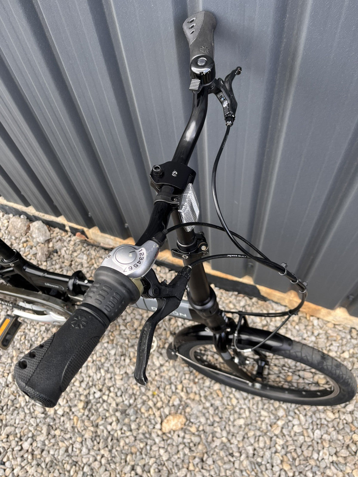 Dahon Vitesse D7HG Folding bicycle.