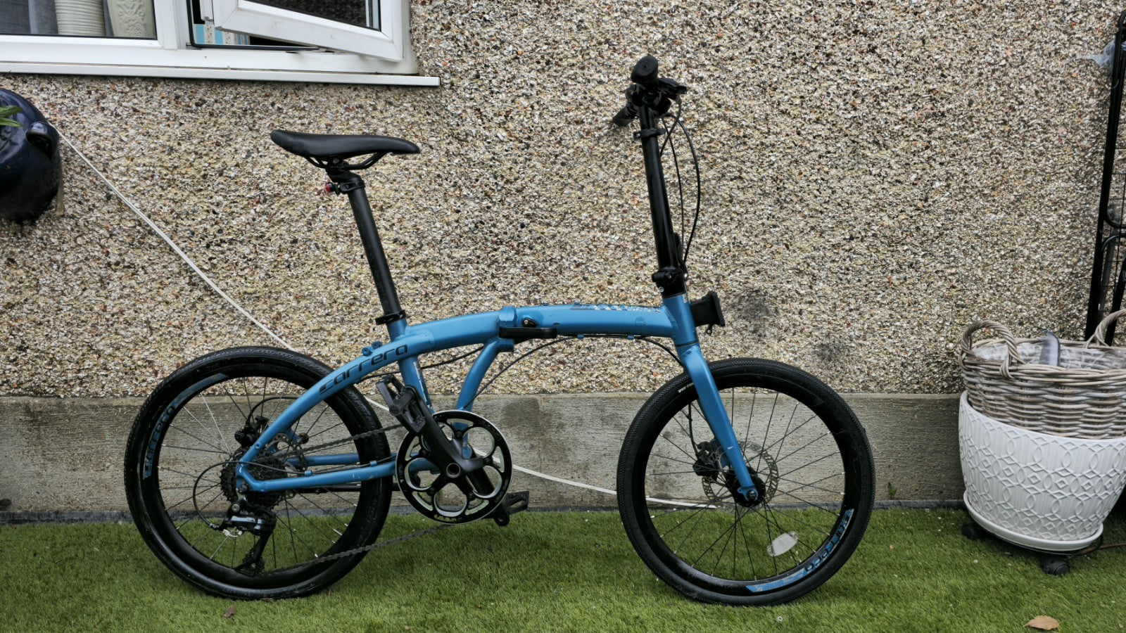 Carrera Intercity Folding Bike 20" Wheels