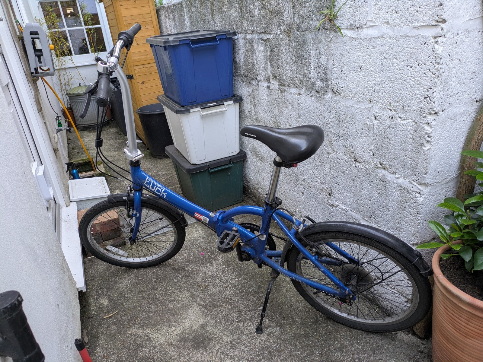 Apollo Tuck 6 Speed 20″ Folding Bike - Blue