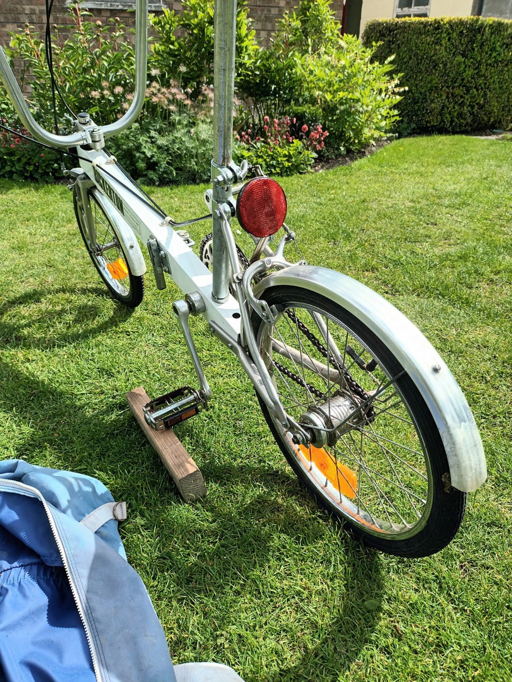 Vintage Bickerton Folding Bike, Good Condition,  White. Rides well + Bag.