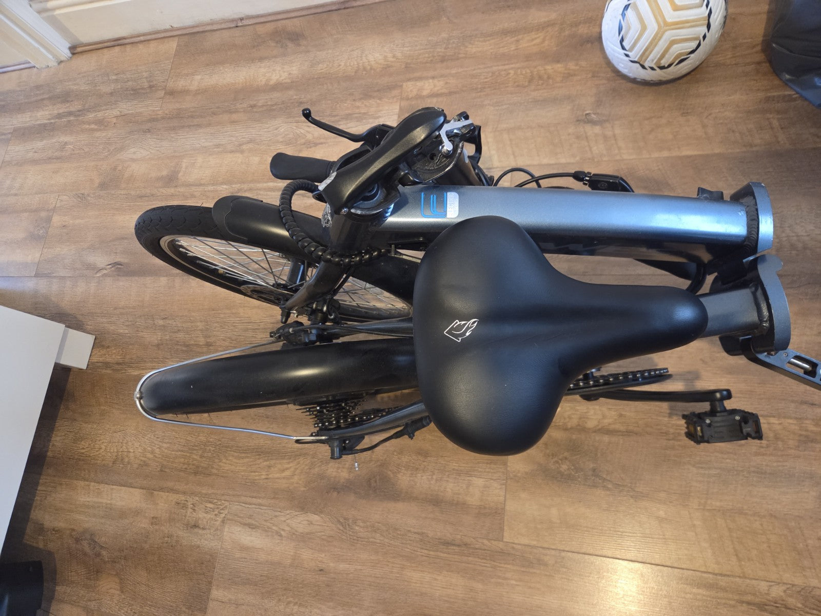 DAWES  Folding bike.
