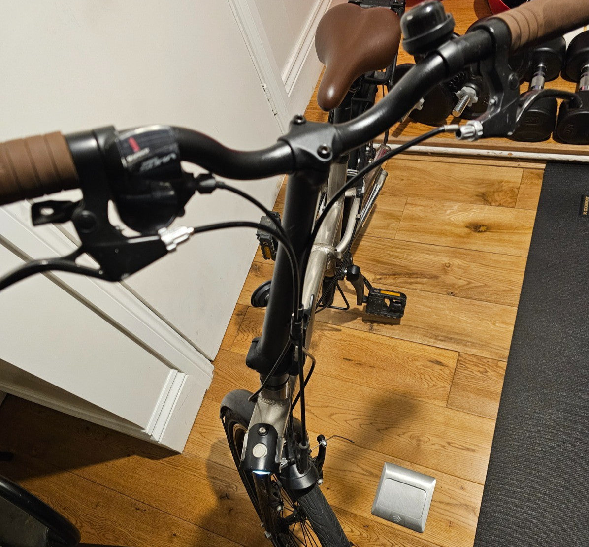 Btwin Tilt 900 Folding Bike 9 Speed Lightweight with Pannier rack