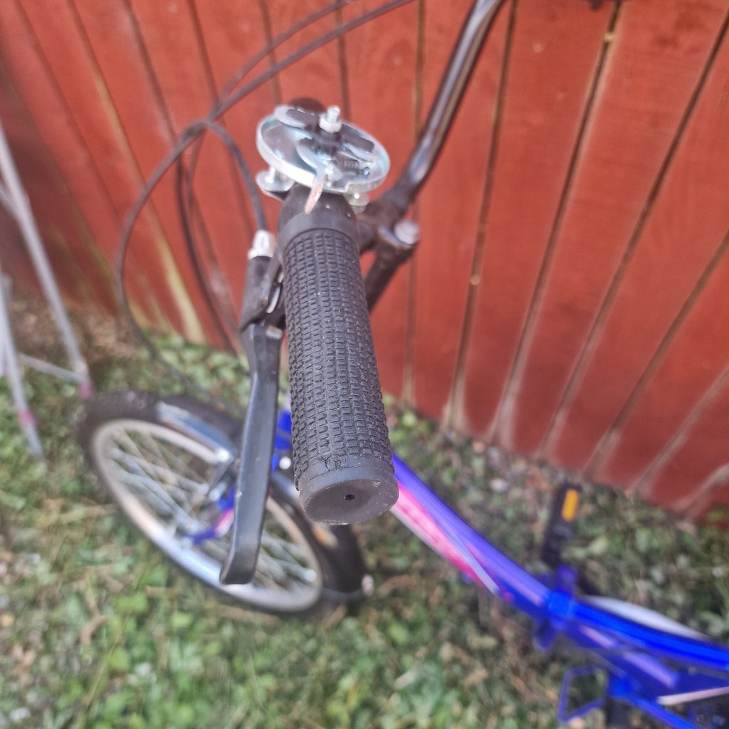 Aist Smart 20 2.0 Folding Bike 20 Inch Wheels 7 Speed Blue Used Good