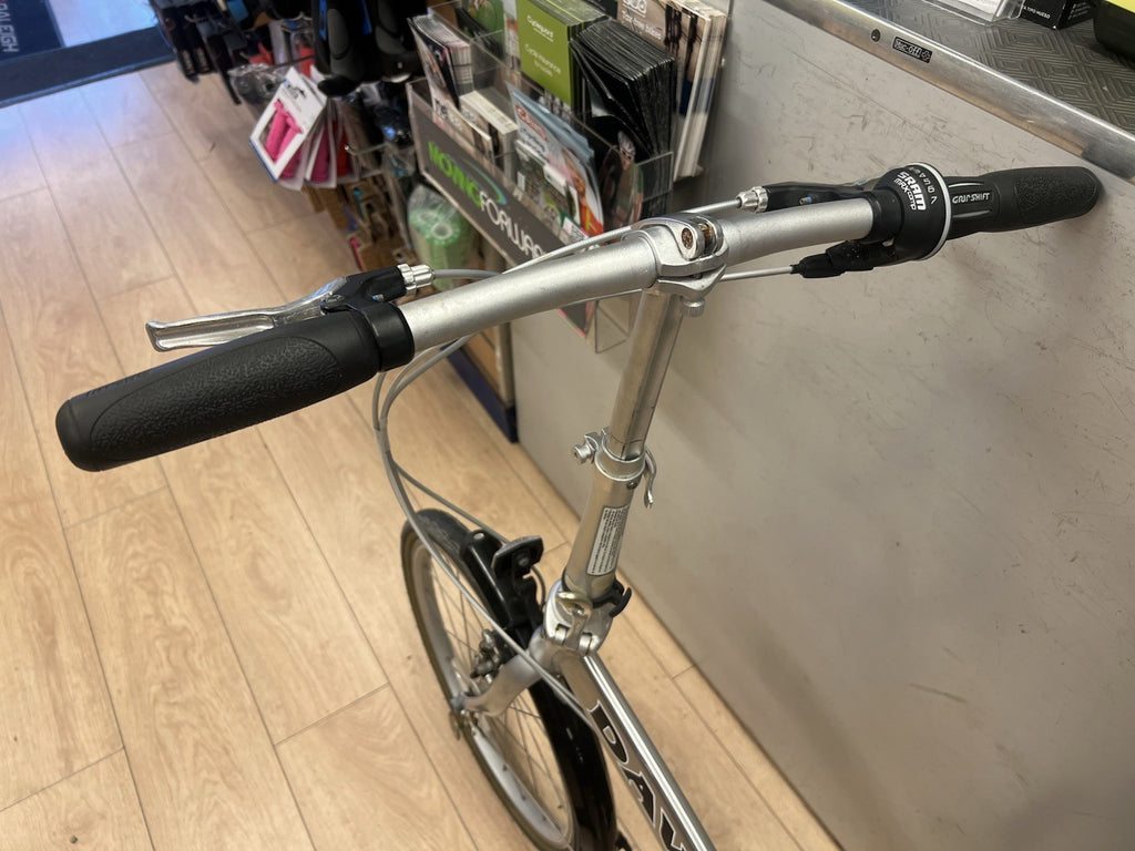 Used Dawes Kingpin Folding Lightweight Seatpost Pump Silver Traditional Bike