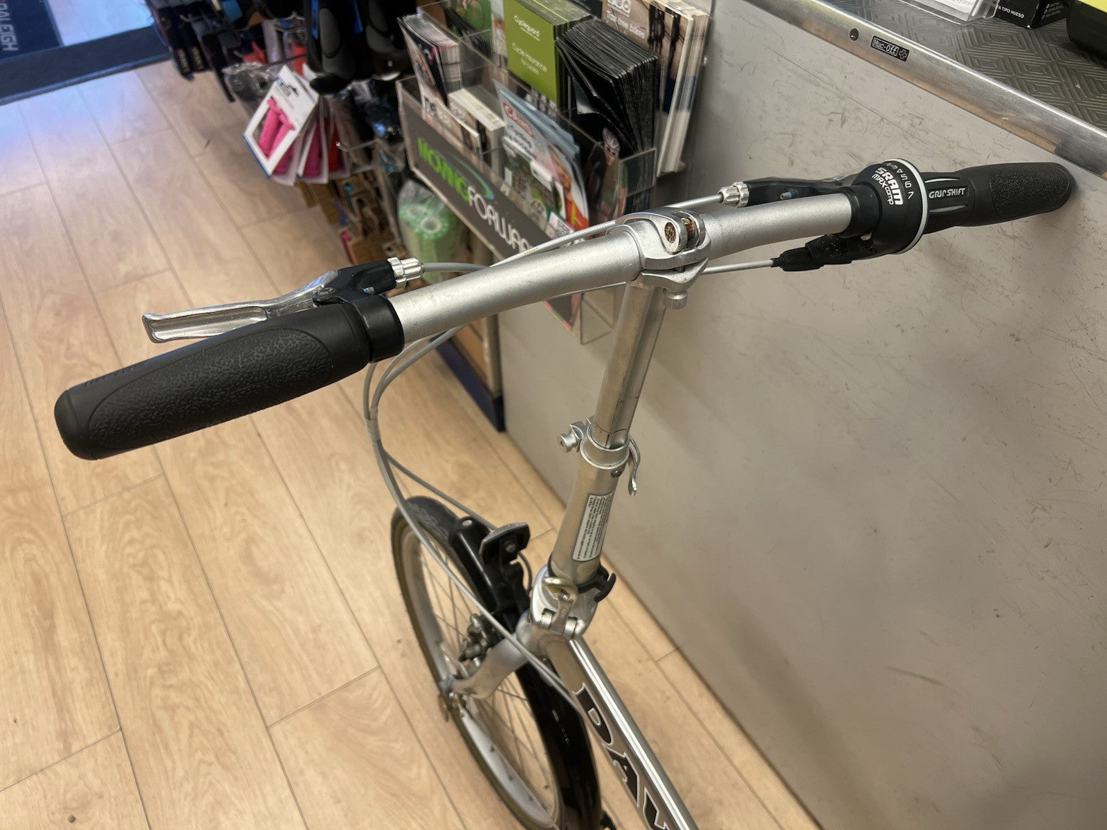 Used Dawes Kingpin Folding Lightweight Seatpost Pump Silver Traditional Bike
