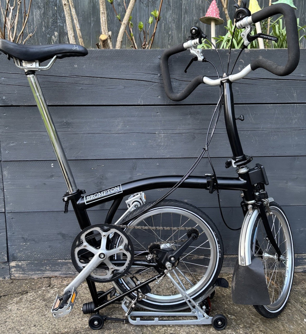 Brompton P6R folding bicycle Touring - C Line Equivalent in Black - Hardly Used