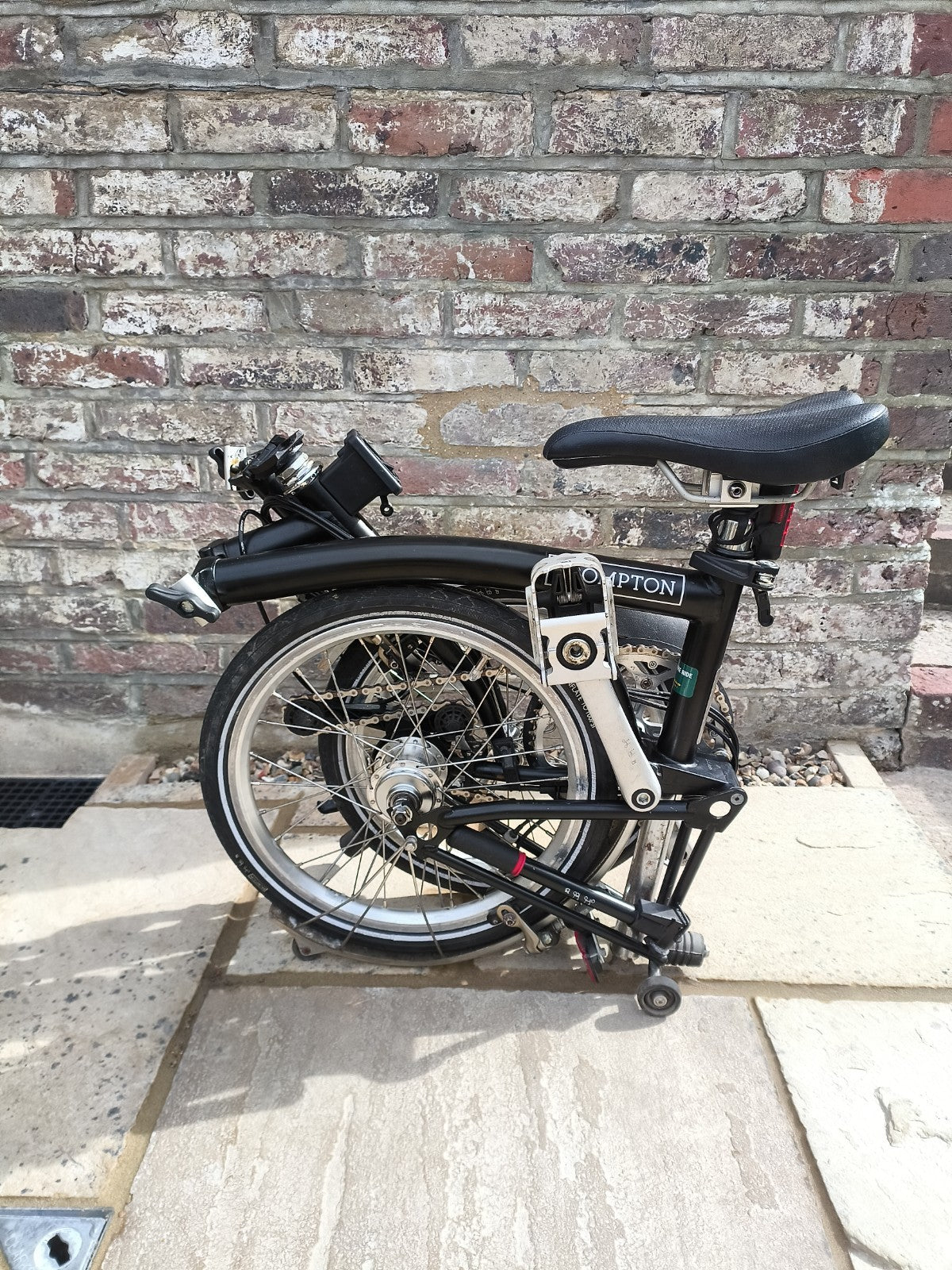 Brompton black M6L 6 speed folding bike excellent condition recently serviced