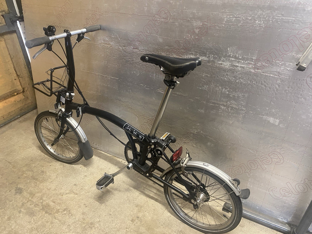 Brompton 16in Folding Bike Black/Silver Mudguards