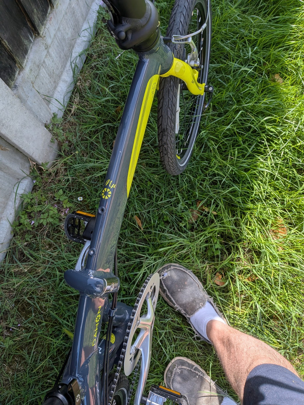 Dahon Mu P27 Folding Bicycle,27 Gears,20" Wheels,Carry Bag.Warehouse Find.2 Of 2