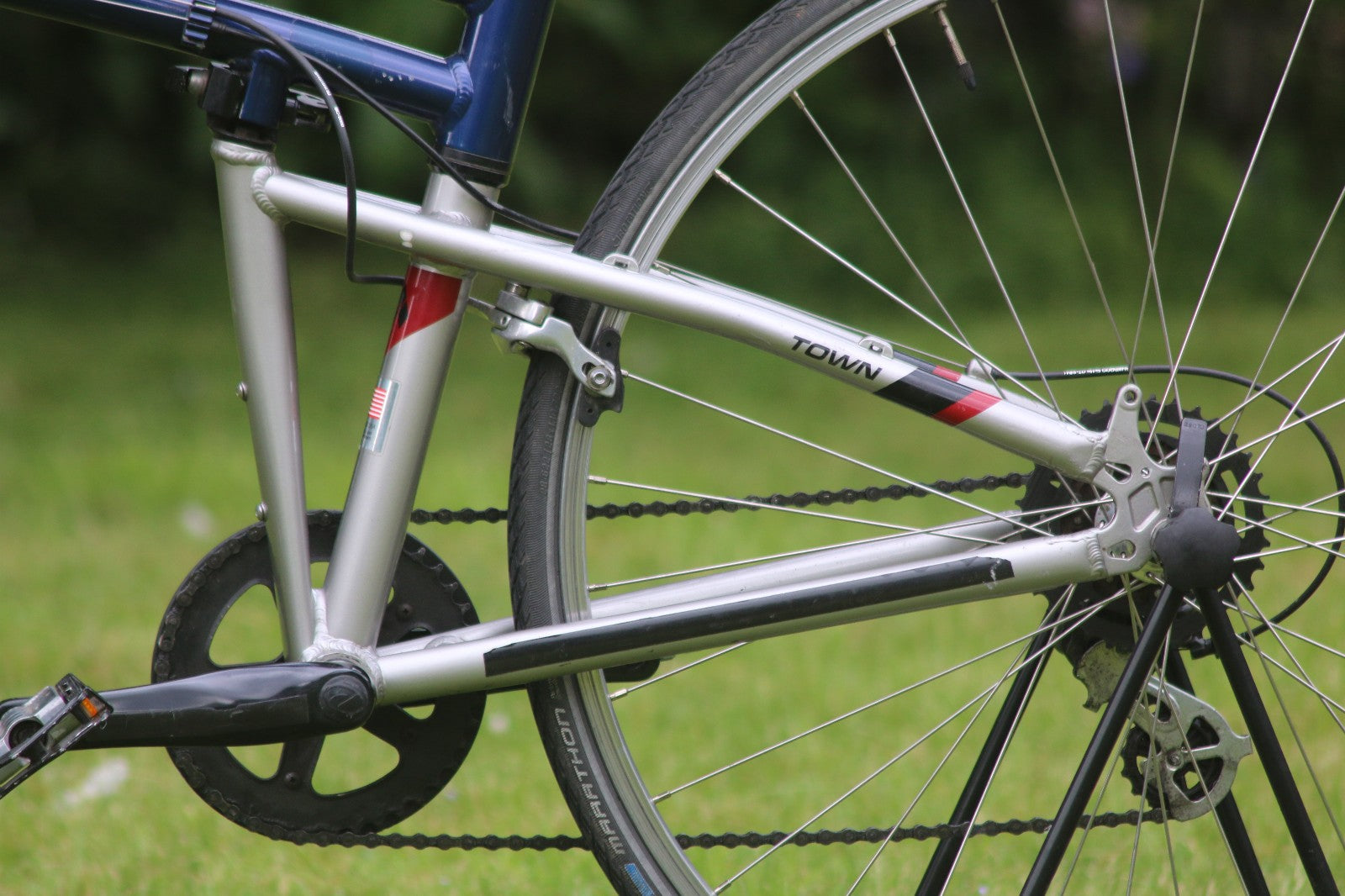 MONTAGUE TOWN,FOLDING 7 SPEED CITY BICYCLE.