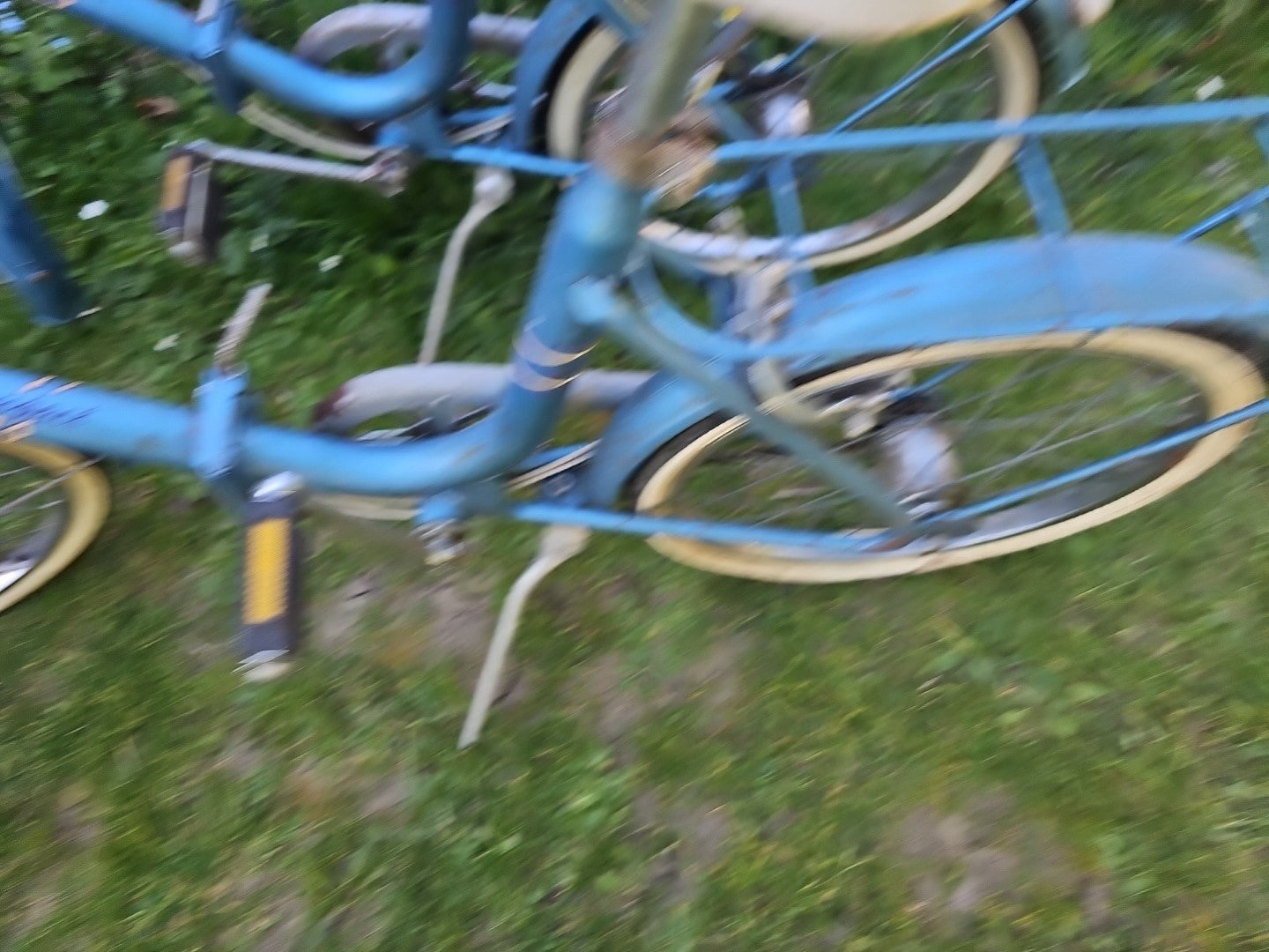 Pair of Hercules Classic folding bikes. Need Renovation.