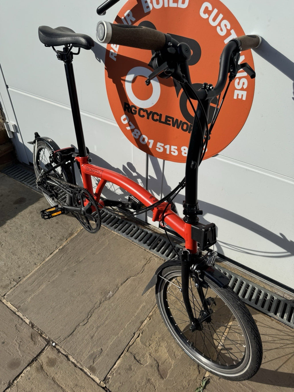 Brompton 2023 C Line Orange 6 speed Excellent condition
