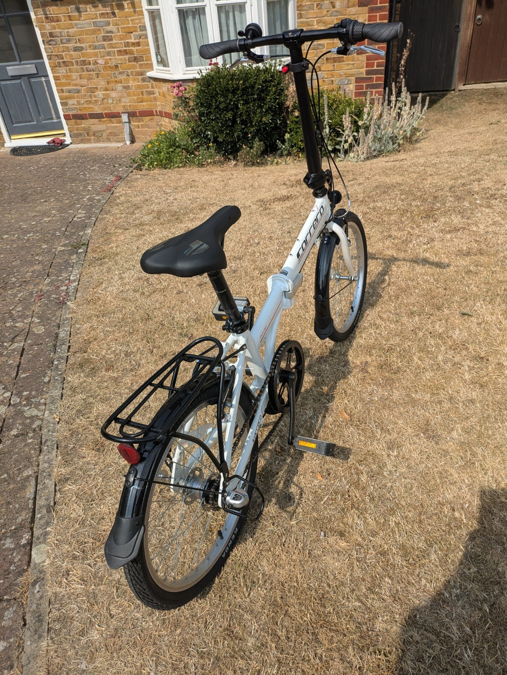 Carrera Transit Folding Bike 20in White/Black Hub Gears Rear Carrier Mudguards