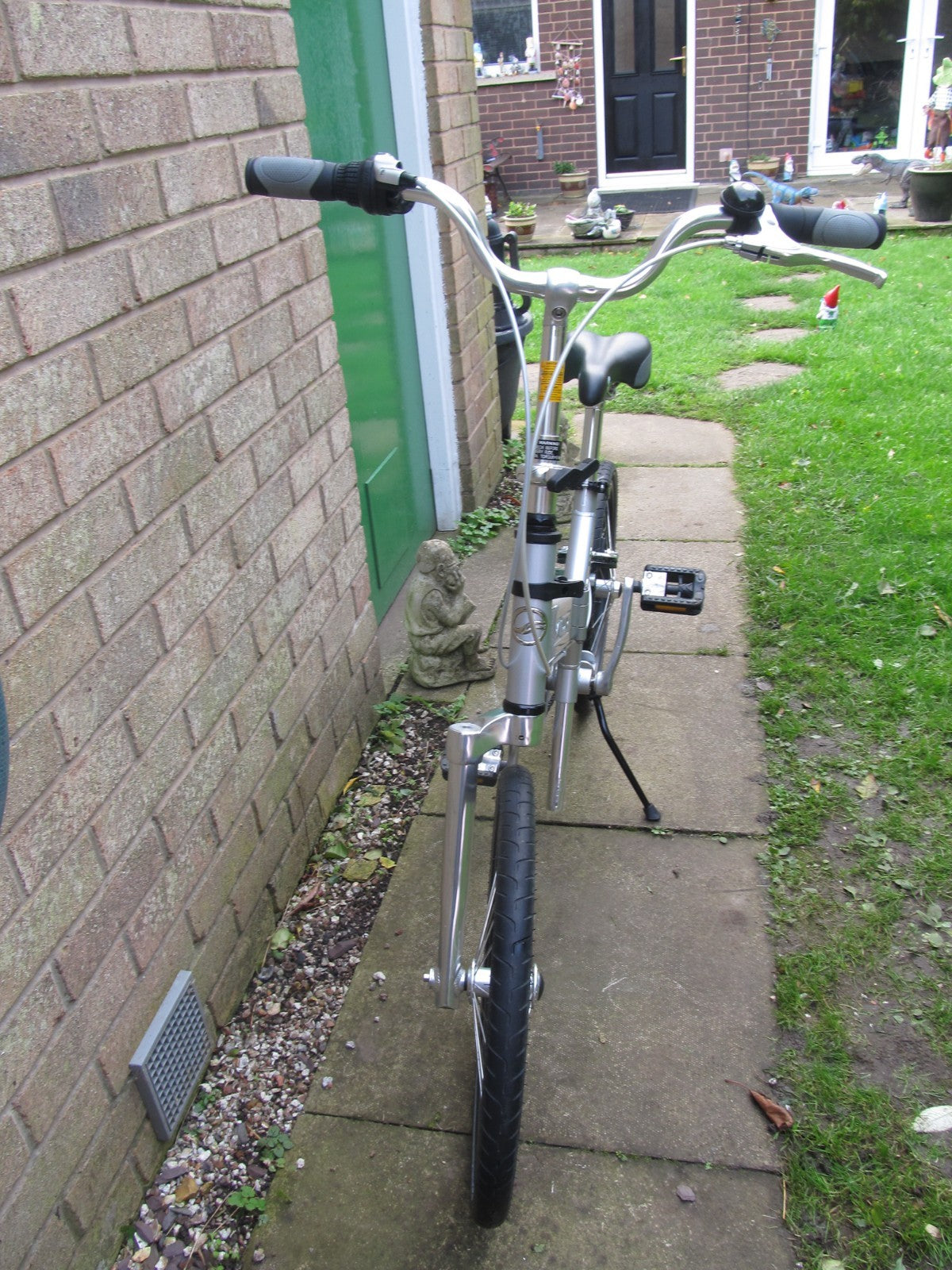 BIKE FOLDING  19" WHEELS UNISEX-EXCELLENT CONDITION-EXTRA LIGHT FRAME