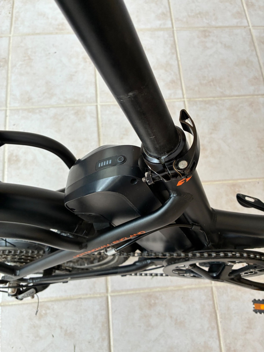Raleigh Stow E Way Compact 8-Speed Folding E--Bike - Grey (Scratched Frame)
