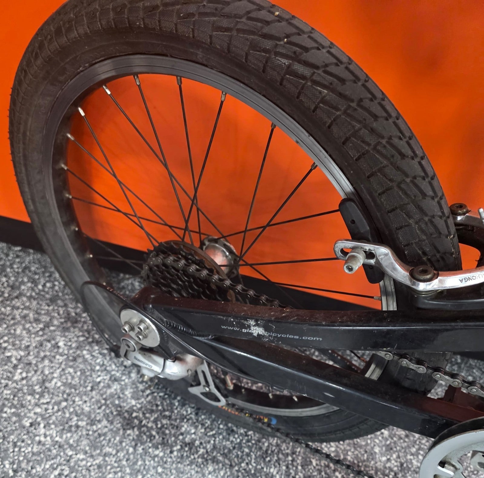 Giant Halfway Folding Bike 20'' Wheels, 7-Speed (collection only)