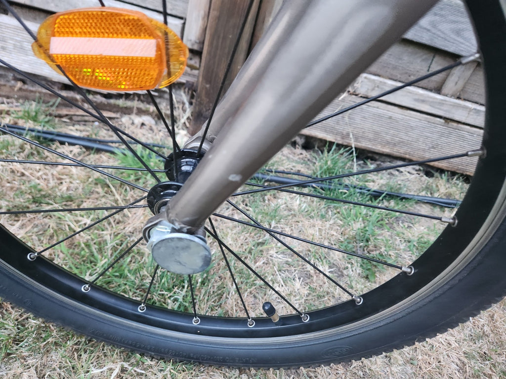 Btwin Tilt 900 Folding Bike 9 Speed Lightweight.