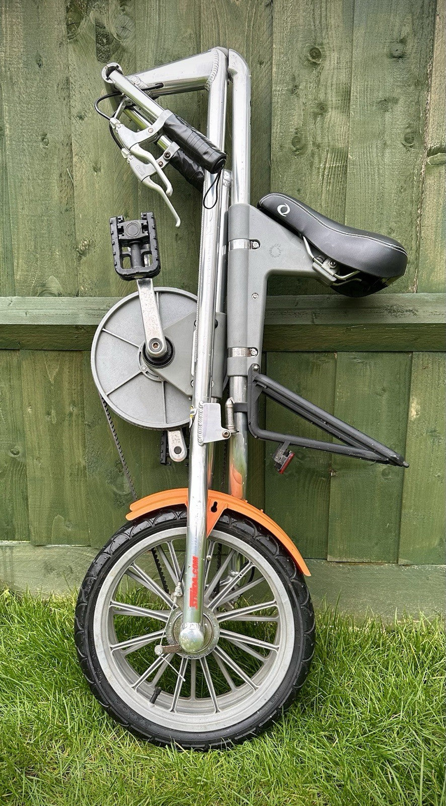 Unisex Strida 2 Compact Folding Bicycle     16” Wheels. Good Condition. Used.
