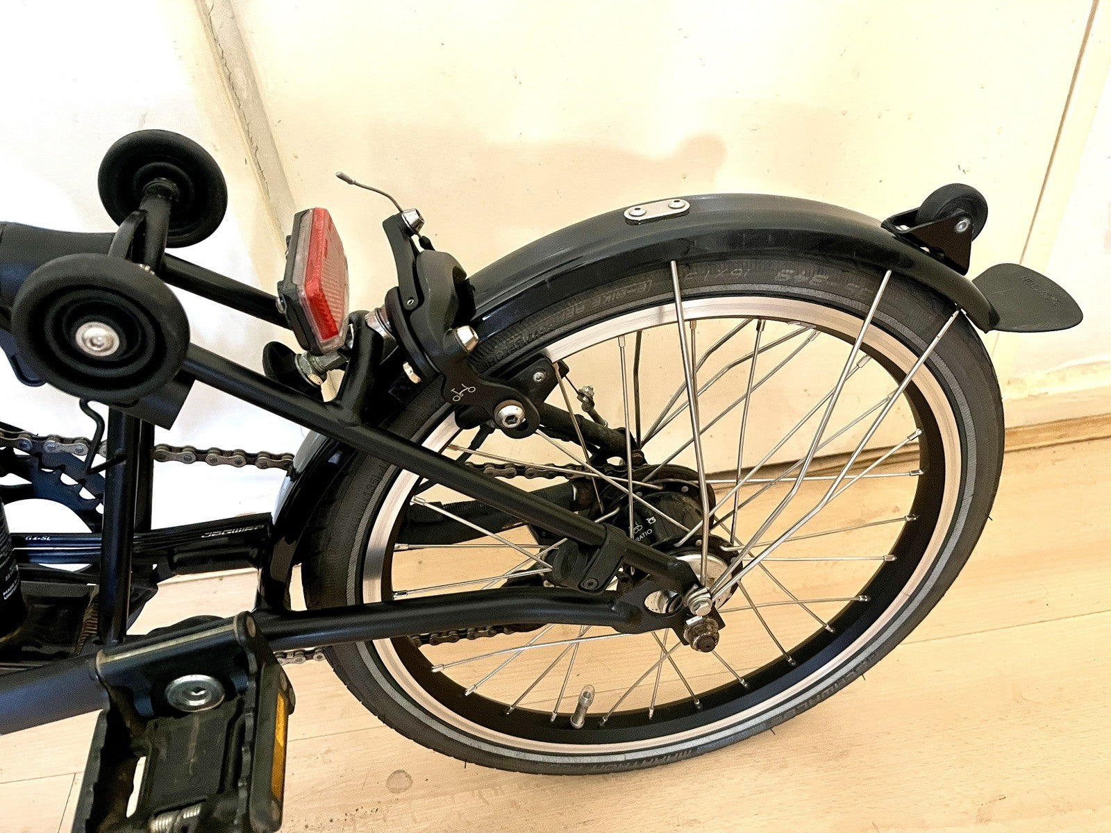 Brompton C Line Explore, 6-Speed, Black Lacquer, Black Ed, Mid Handlebar
