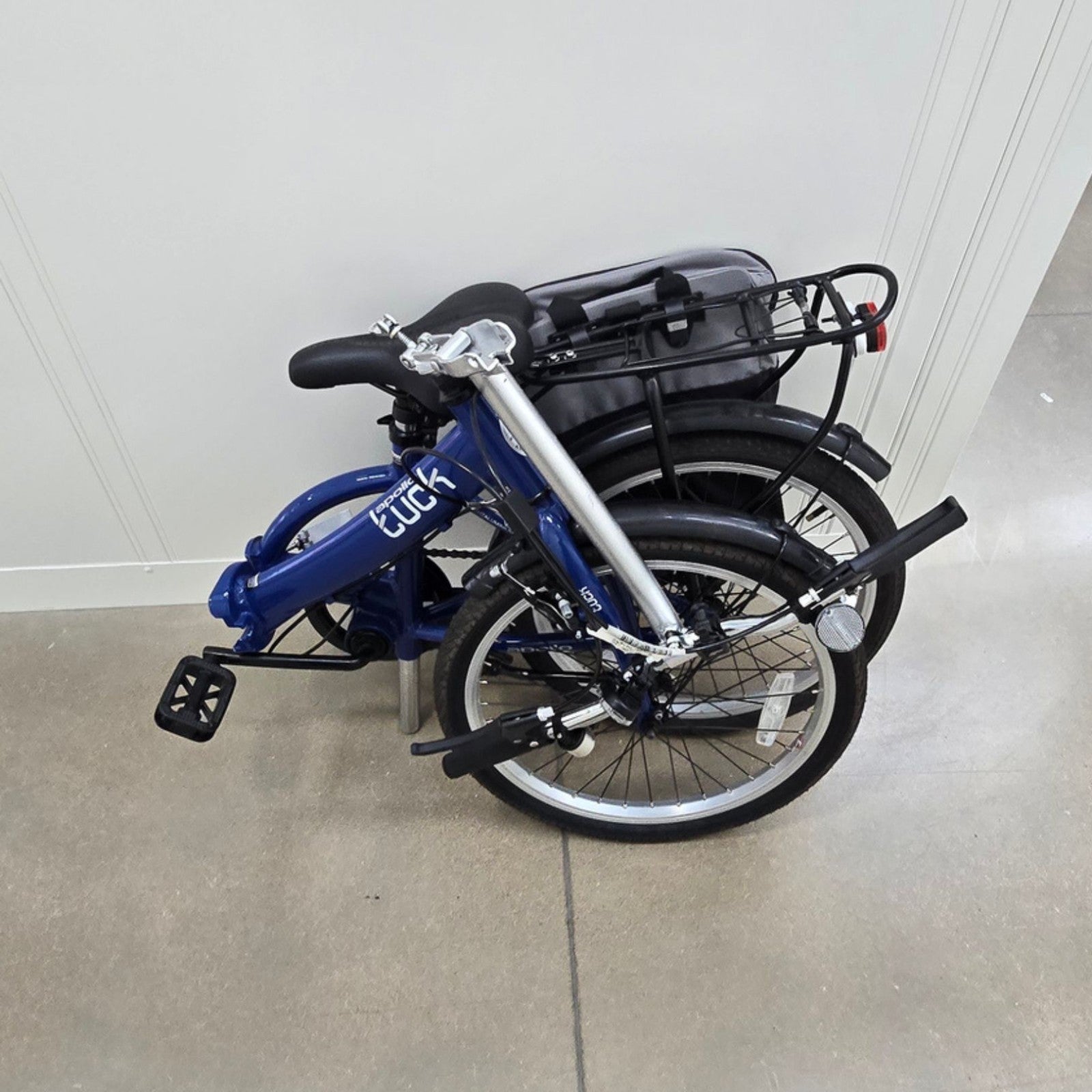 Apollo Tuck Folding Bike 20in Blue 1-Speed V-Brake Kickstand
