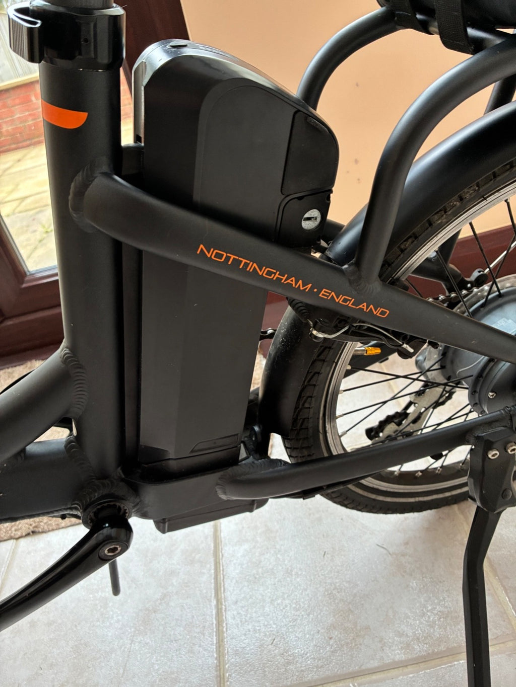 Raleigh Stow E Way Compact 8-Speed Folding E--Bike - Grey (Scratched Frame)