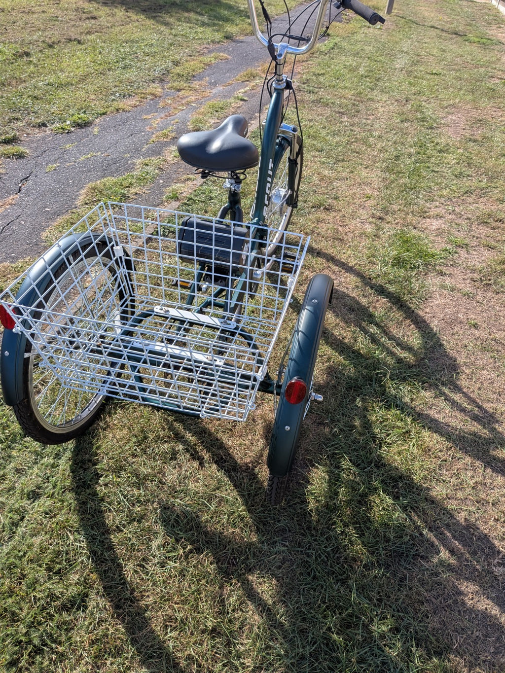 Scout Electric Folding Tricycle, Only 15 miles, Brand New Battery, Delivery .
