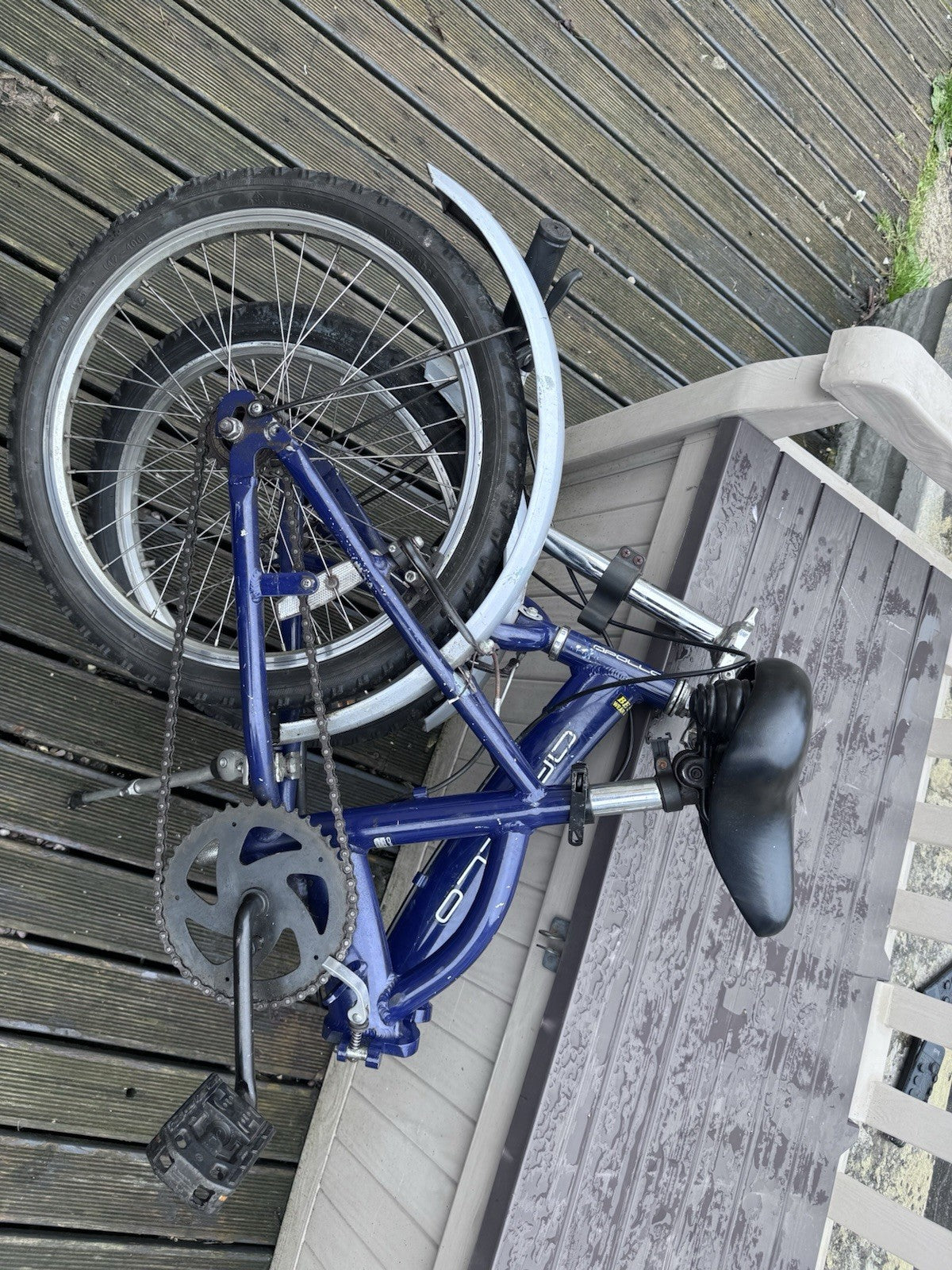 Apollo Folding Bike Aluminium Unisex Adults. Good Condition. Needs service.