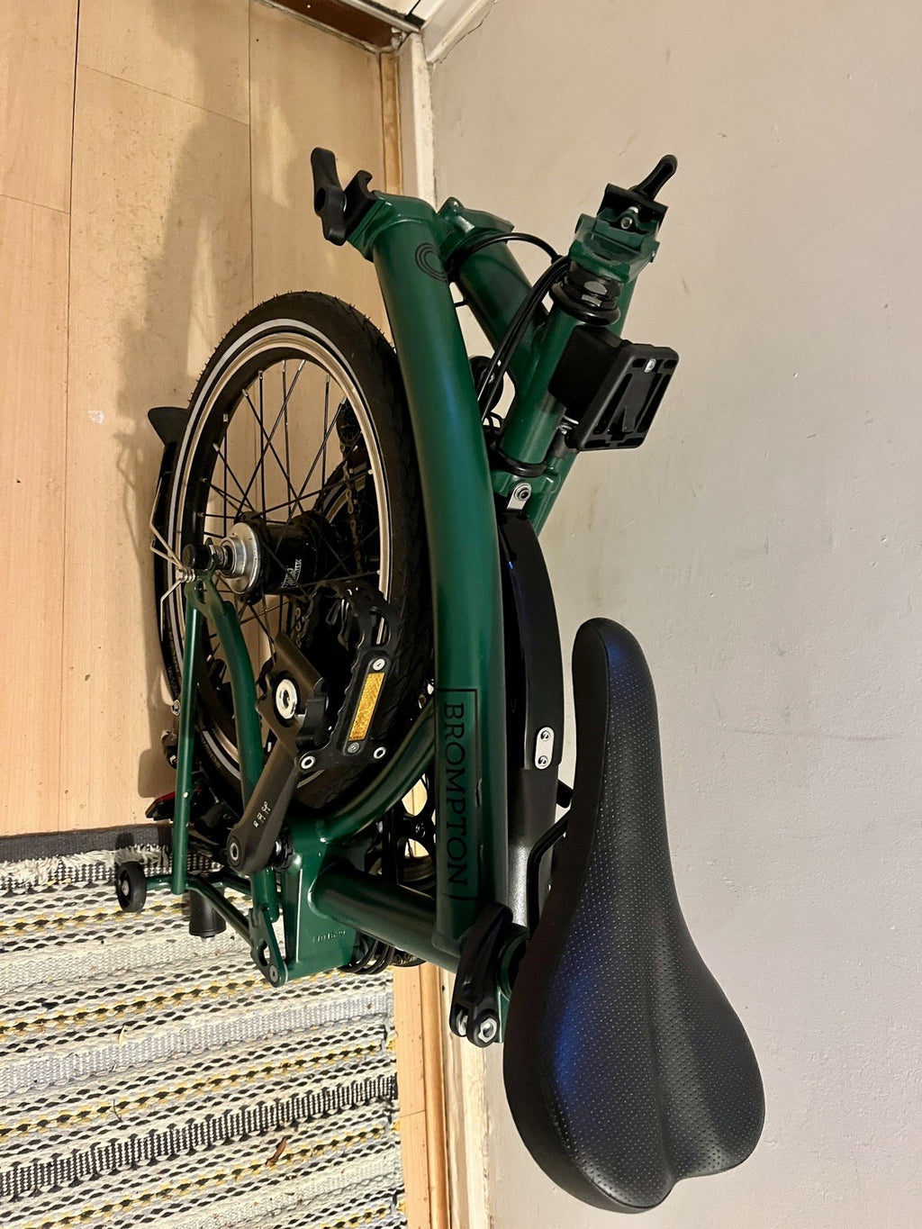 Brompton Bike 6-Speed Explore, Racing Green Mid Handlebar