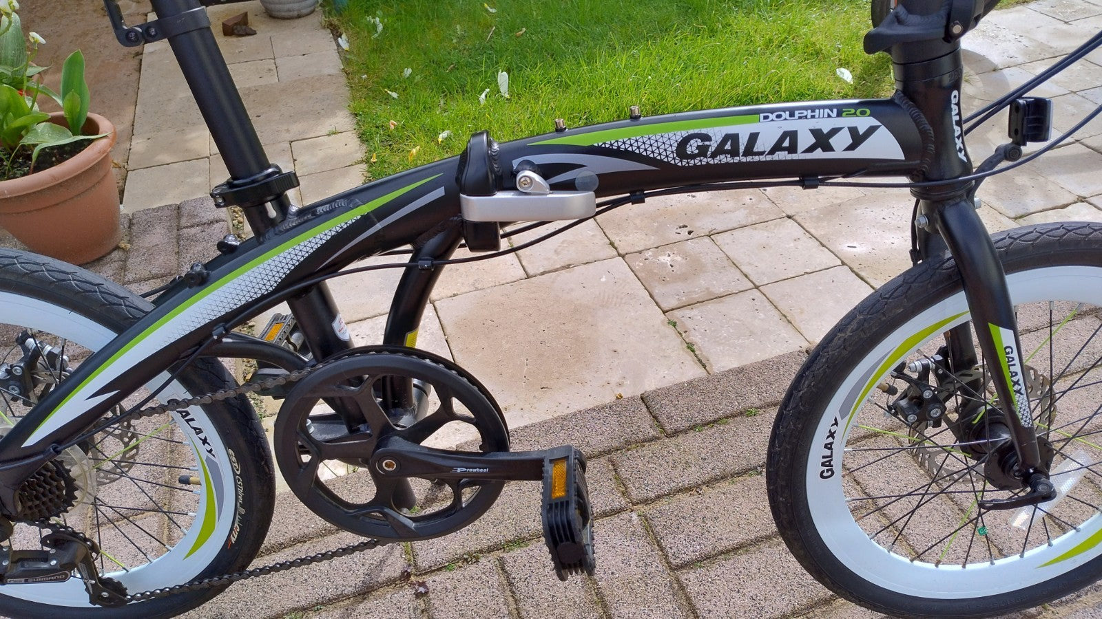 20" Wheel Lightweight Folding Bike 7 Speed And Dual Disk Brakes