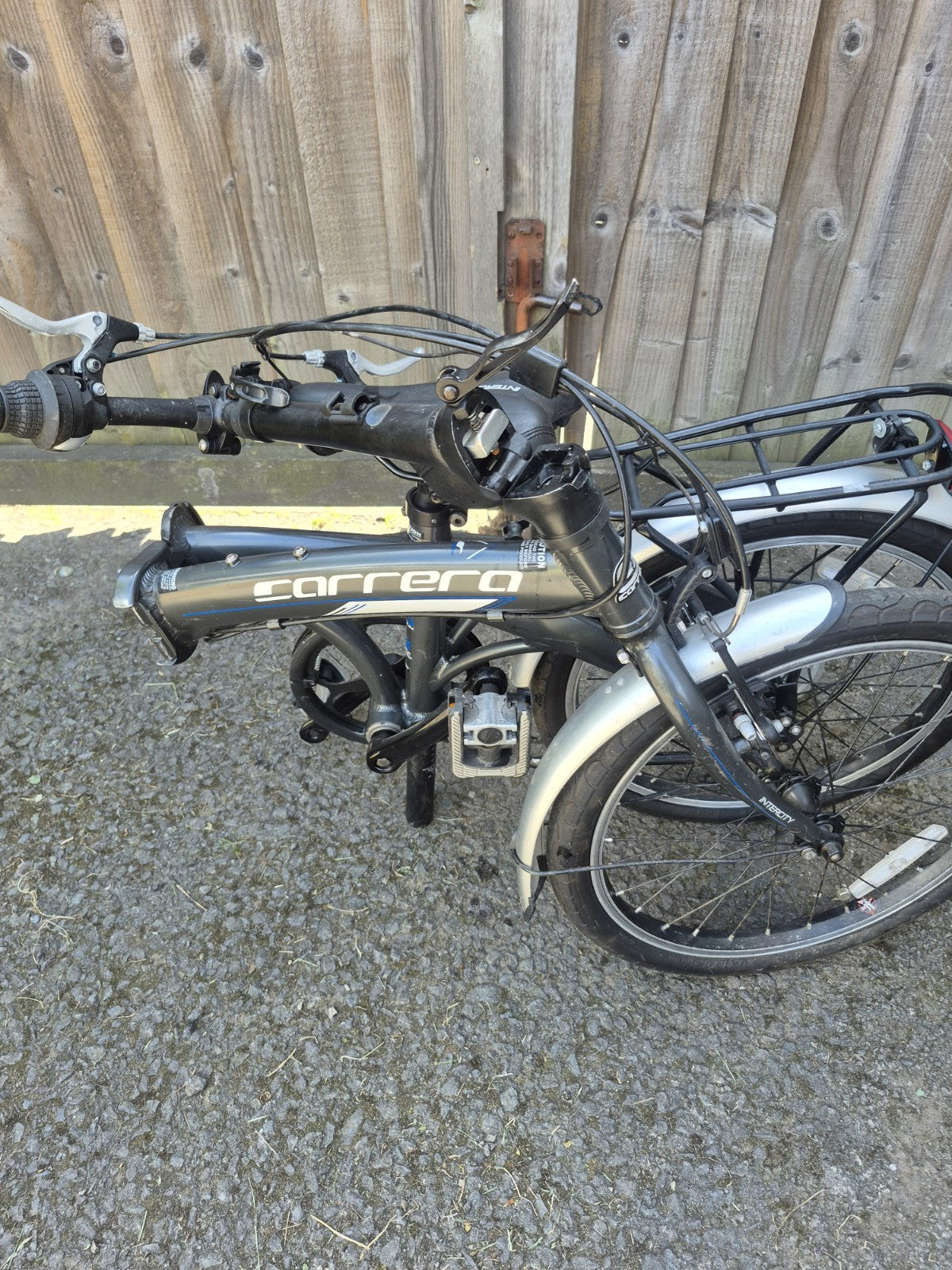 Carrera folding 8 speed bike 20 inch wheels