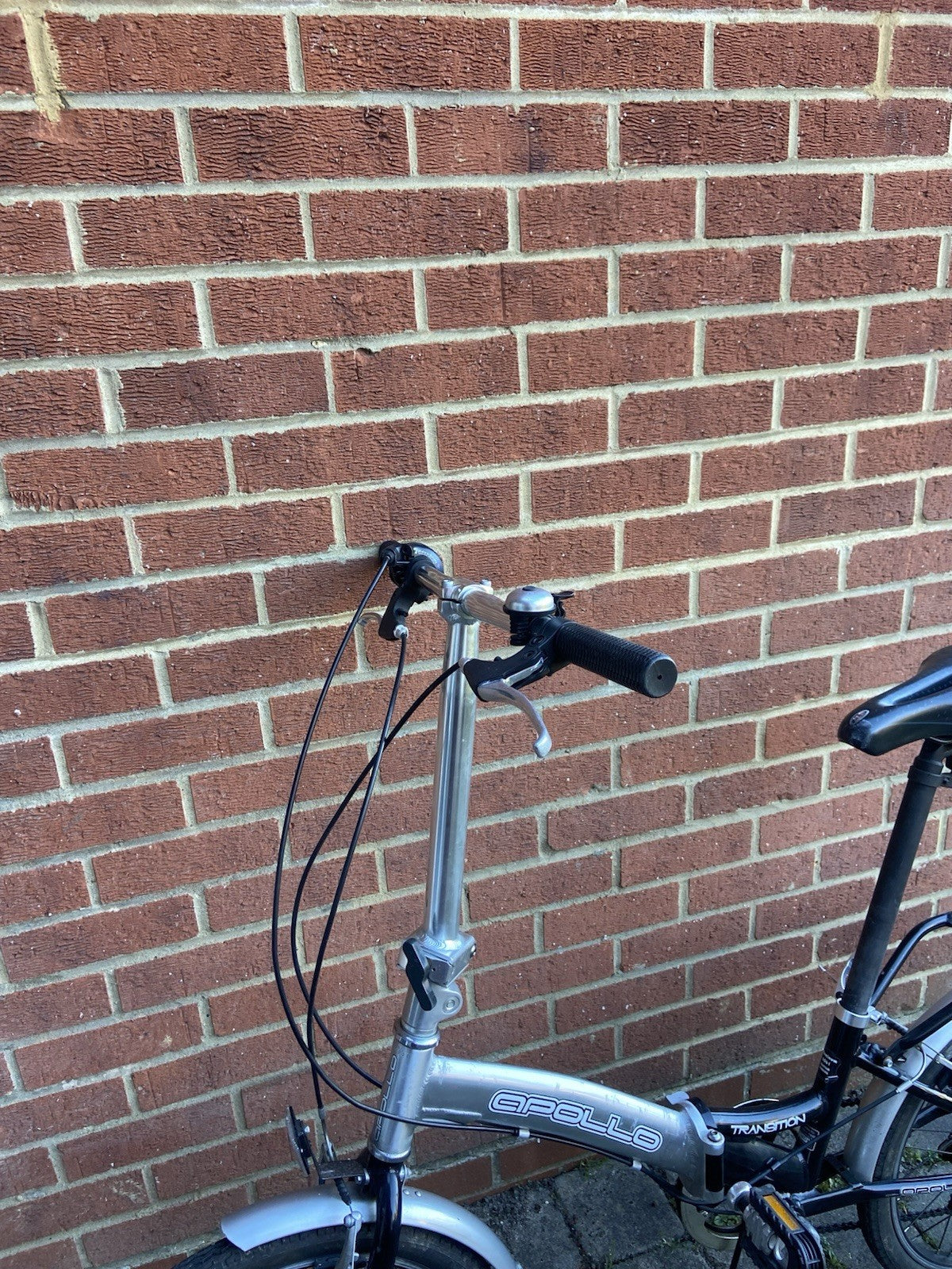 Aluminium Apollo Transition folding bike in good condition with a comfort saddle