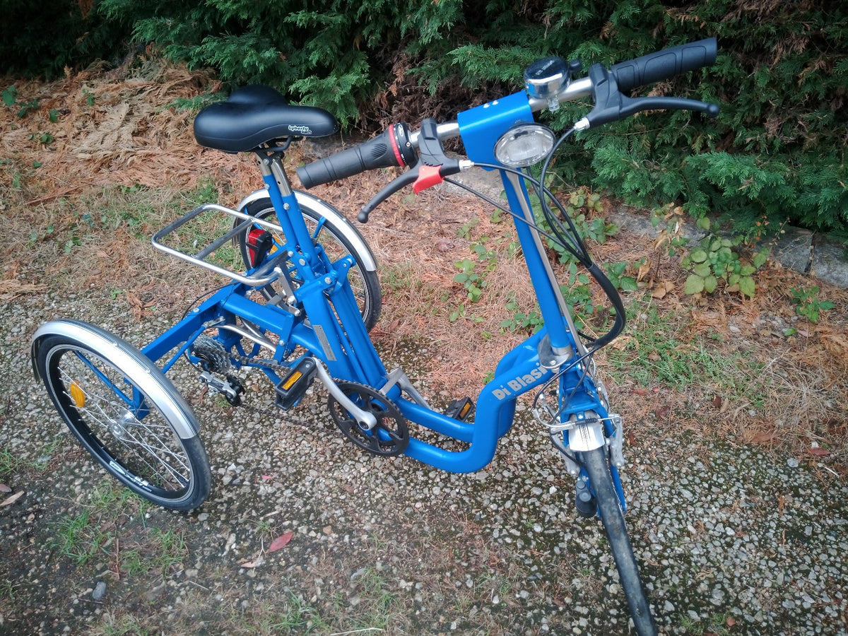 Three wheel folding bike.Di Blasi R32 Folding Tricycle. Lovely blue.High Quality