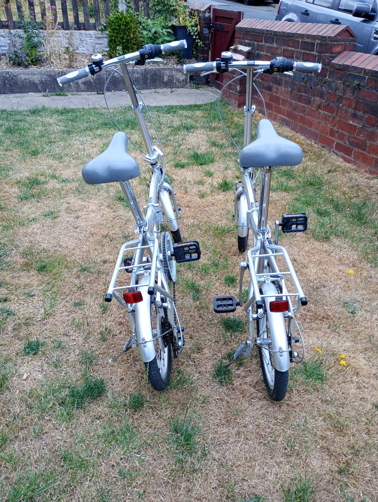 Active 20in Silver Folding Bike 6-Speed Shimano Grip Shifter V-Brake Rear Rack