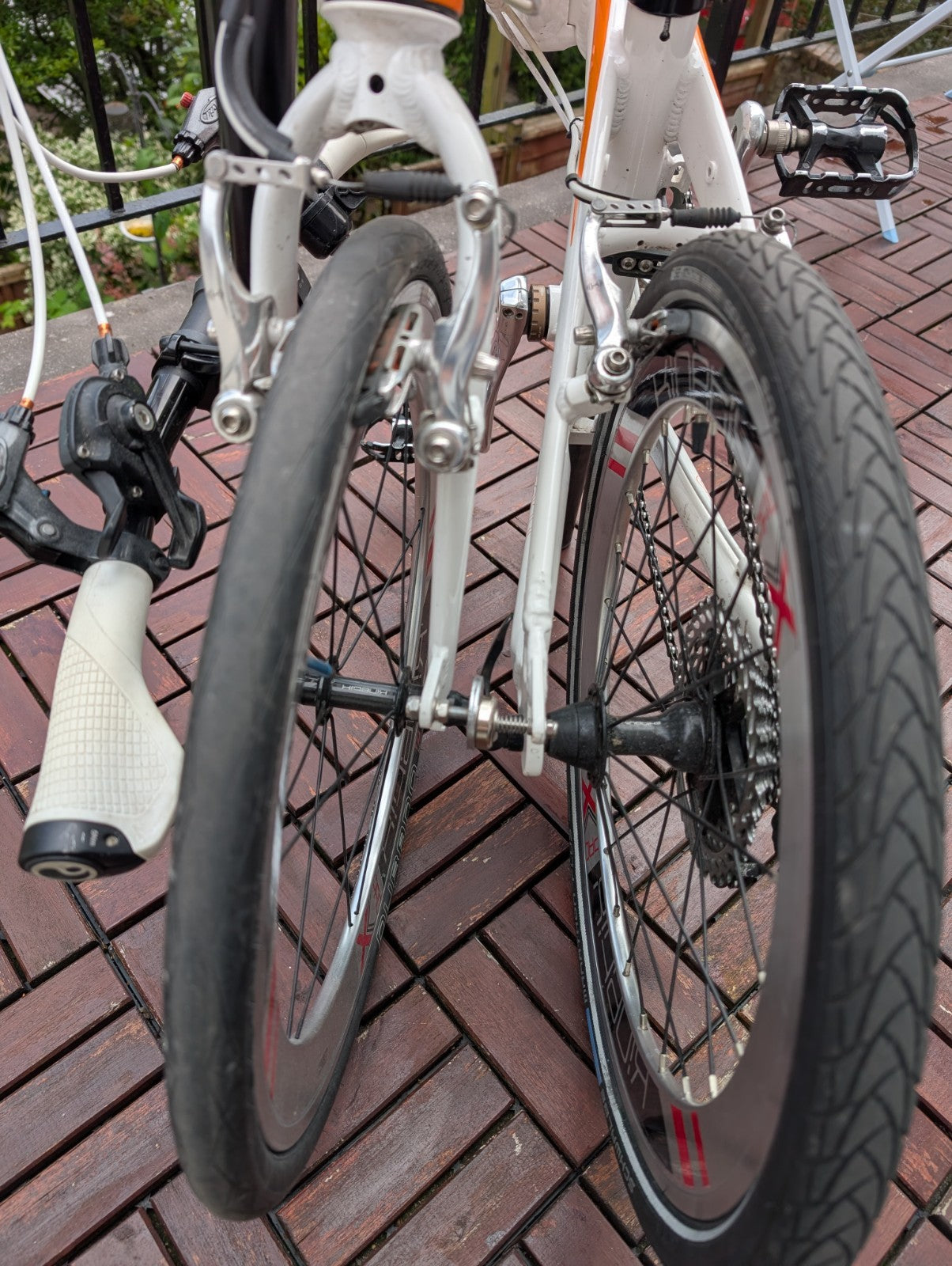Tern Verge x10 Folding Bike 20in Wheels with upgraded OEM wheelset