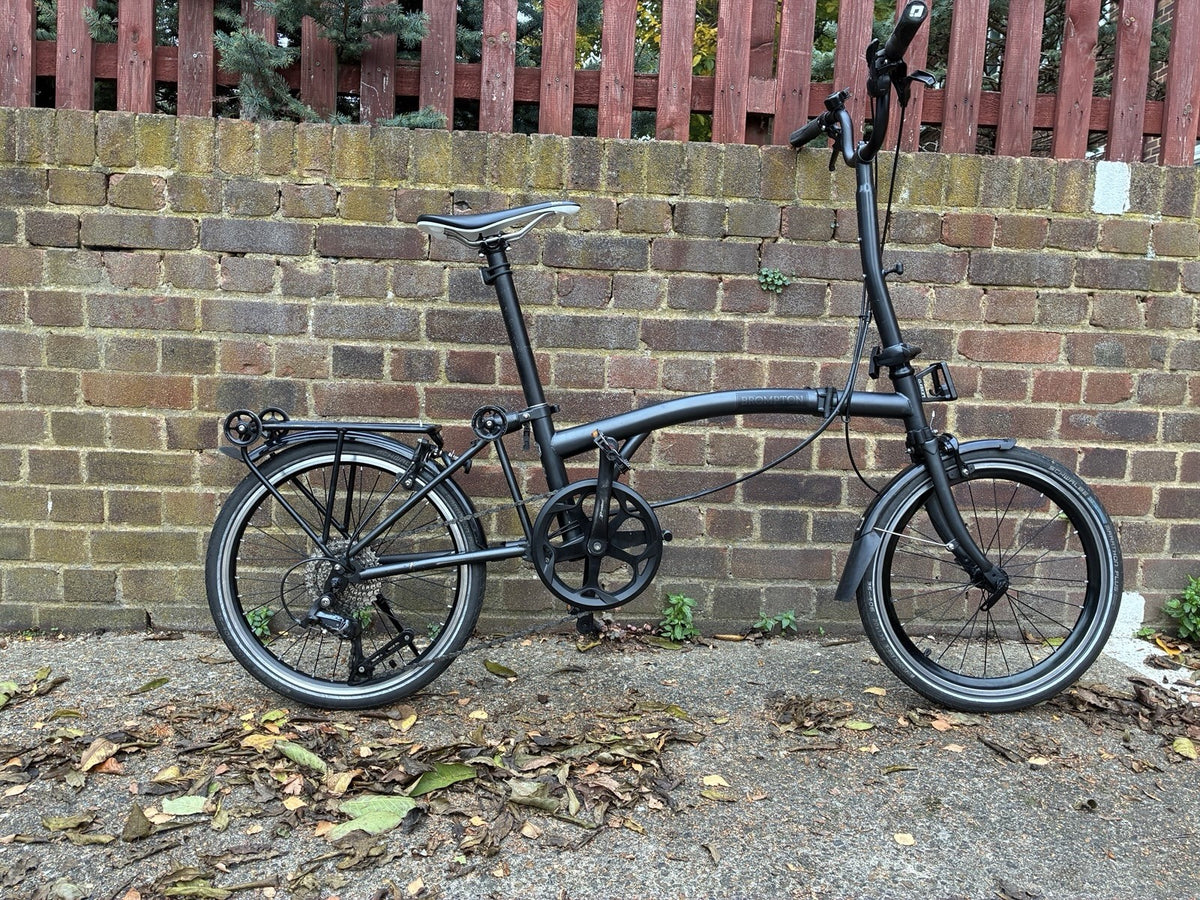 Brompton C line  Folding Bike 9 speed  16in Black 23cm