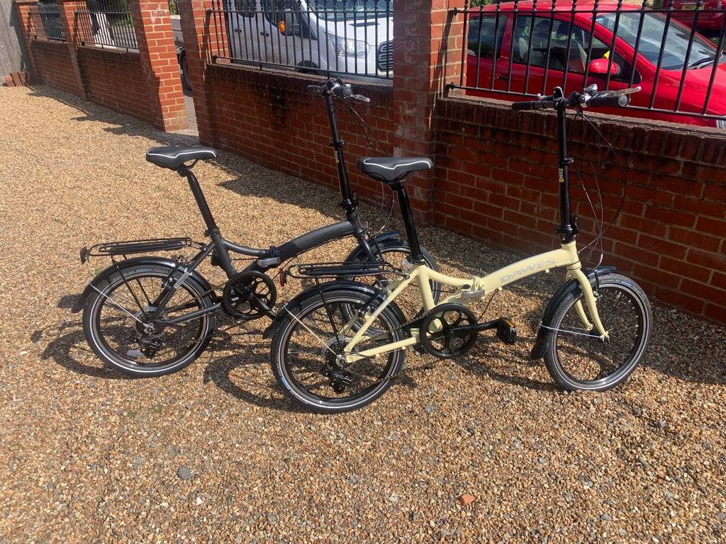 PAIR OF DAWES KINPIN FOLDING BIKES UNUSED AND IN MINT CONDITION