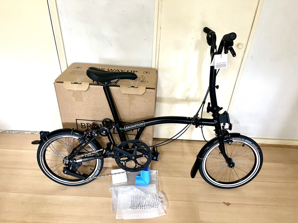 Brompton C Line, 2026 4 Speed Black, Black Ed, Mid bar NEW