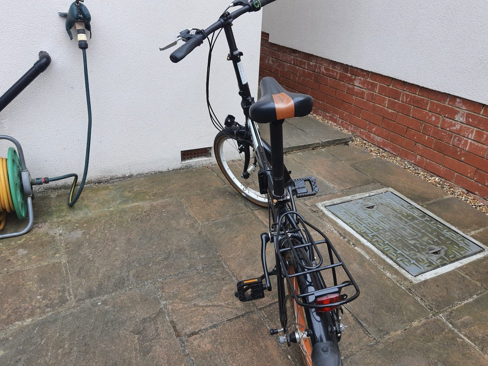 Dahon Vitesse D7HG Folding bicycle.