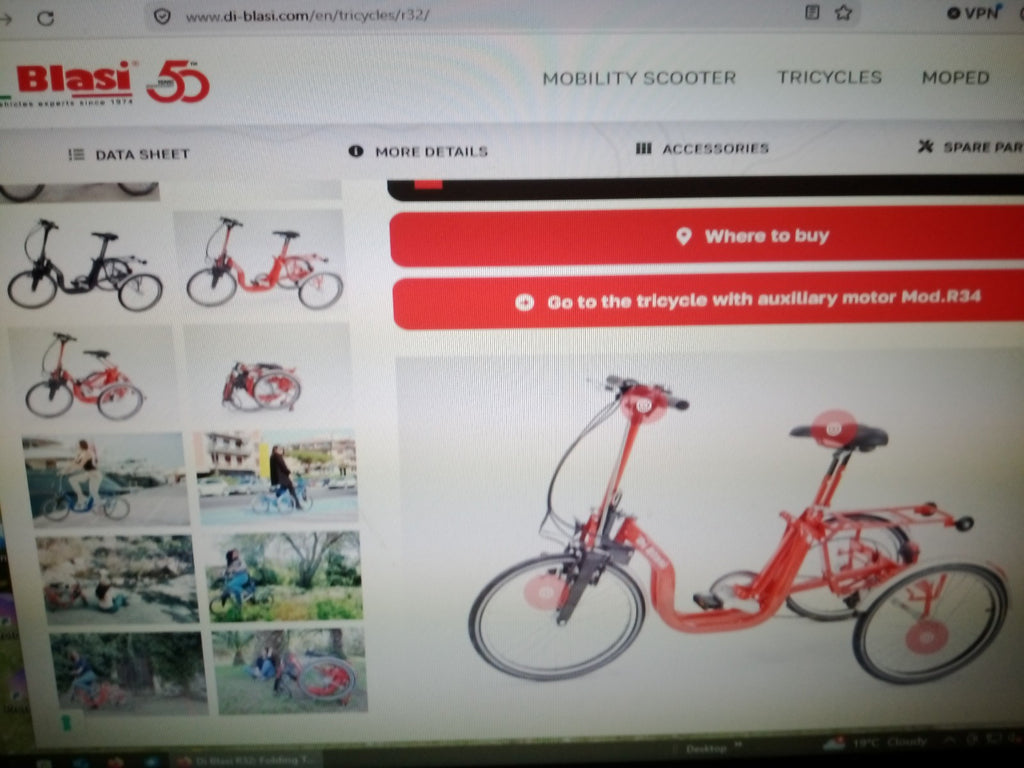 Three wheel folding bike.Di Blasi R32 Folding Tricycle. Lovely blue.High Quality