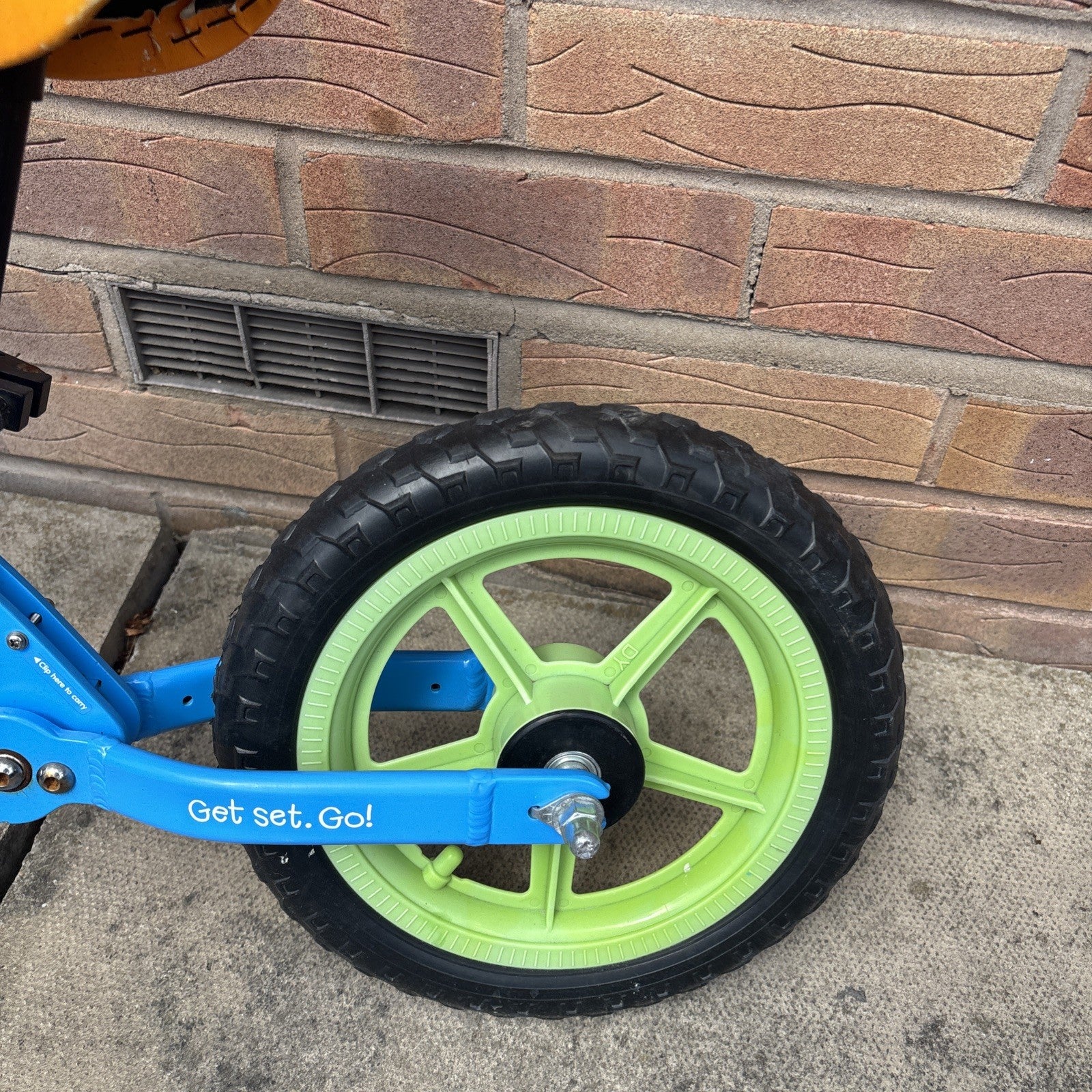 Trunki Folding Balance Bike, 12-inch Wheels (2-5yrs old) Fold to carry/car boot