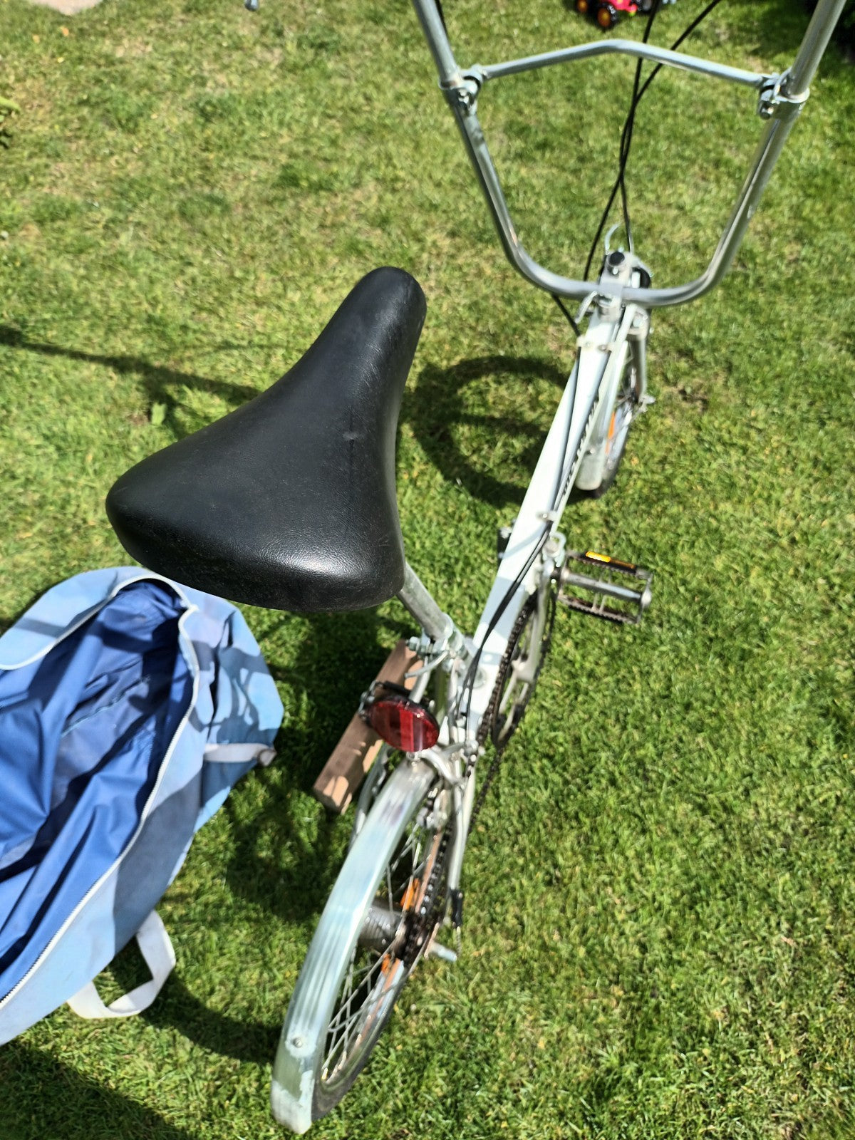 Vintage Bickerton Folding Bike, Good Condition,  White. Rides well + Bag.
