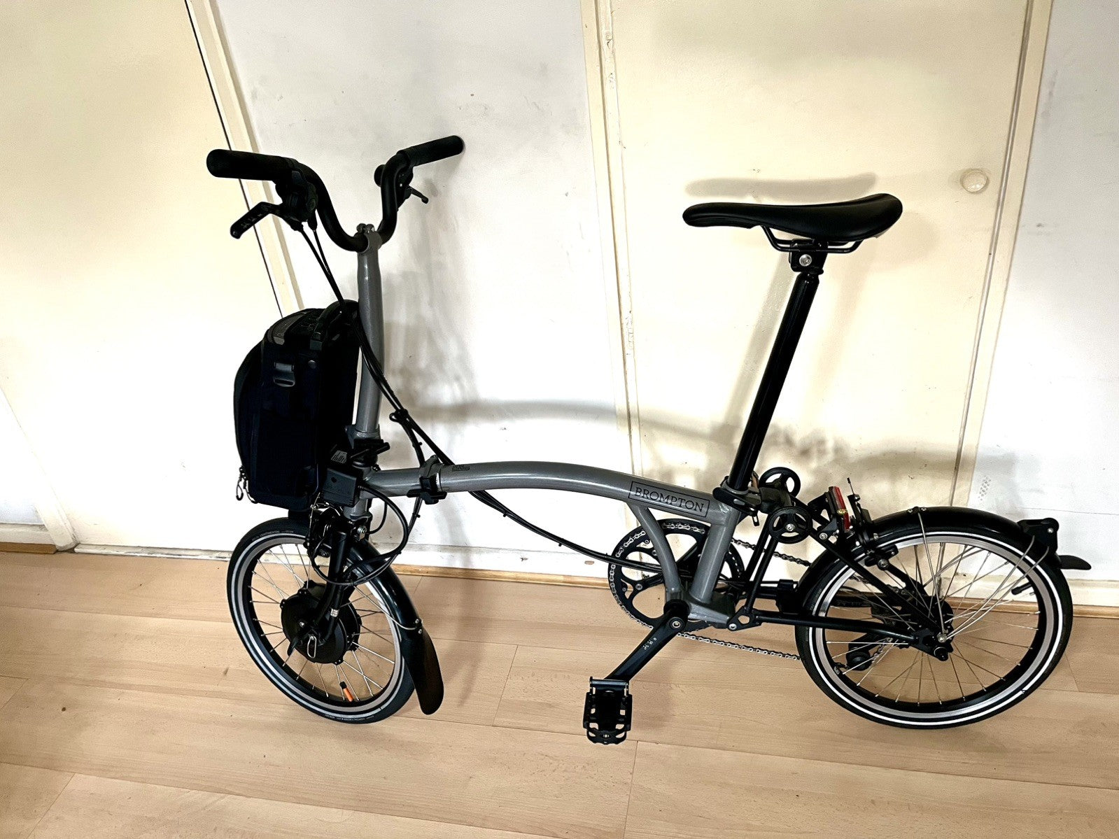Brompton P Line 2023 4-Speed, Storm Grey, Mid Handlebar