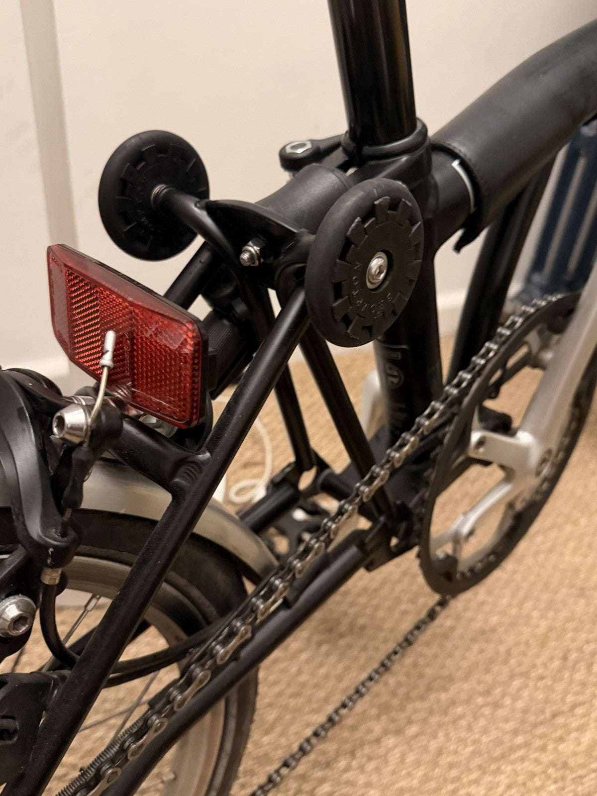 Brompton M6L black Folding Bike 16 in Wheels Black 6 speed + carbon seat post