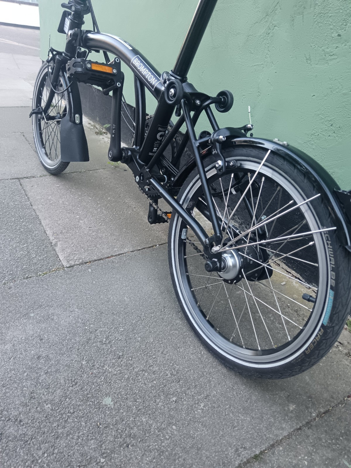 Brompton M6L BLACK EDITION 2025 Folding Bike Excellent Condition