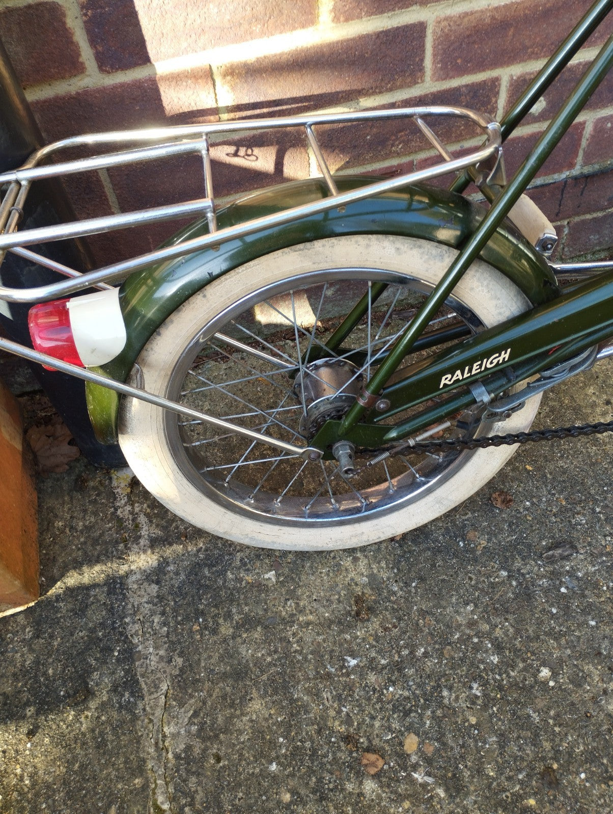 Raleigh RSW 16 retro vintage bicycle - Green - with working dynamo