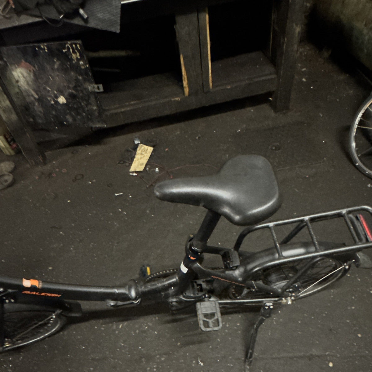 Raleigh Folding Bike Black 20 in Wheels M Frame V-Brakes Flat Bar Adj Seat